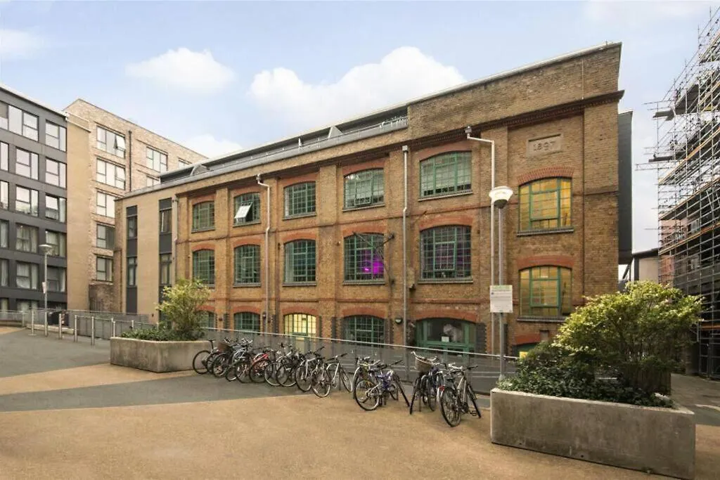 Cosy Spacious Studio Flat Stratford / Bow London