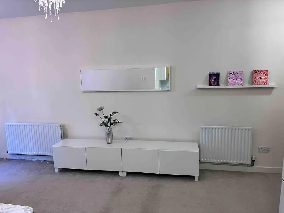 Cosy Spacious Studio Flat Stratford / Bow London